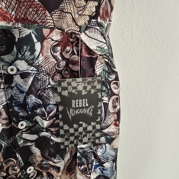 NWT Rebel Vengeance Skull Rose Floral Button Shirt Large - Picture 9 of 11